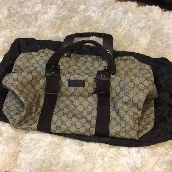 Gucci duffle bag, used only once! - Picture 3 of 8